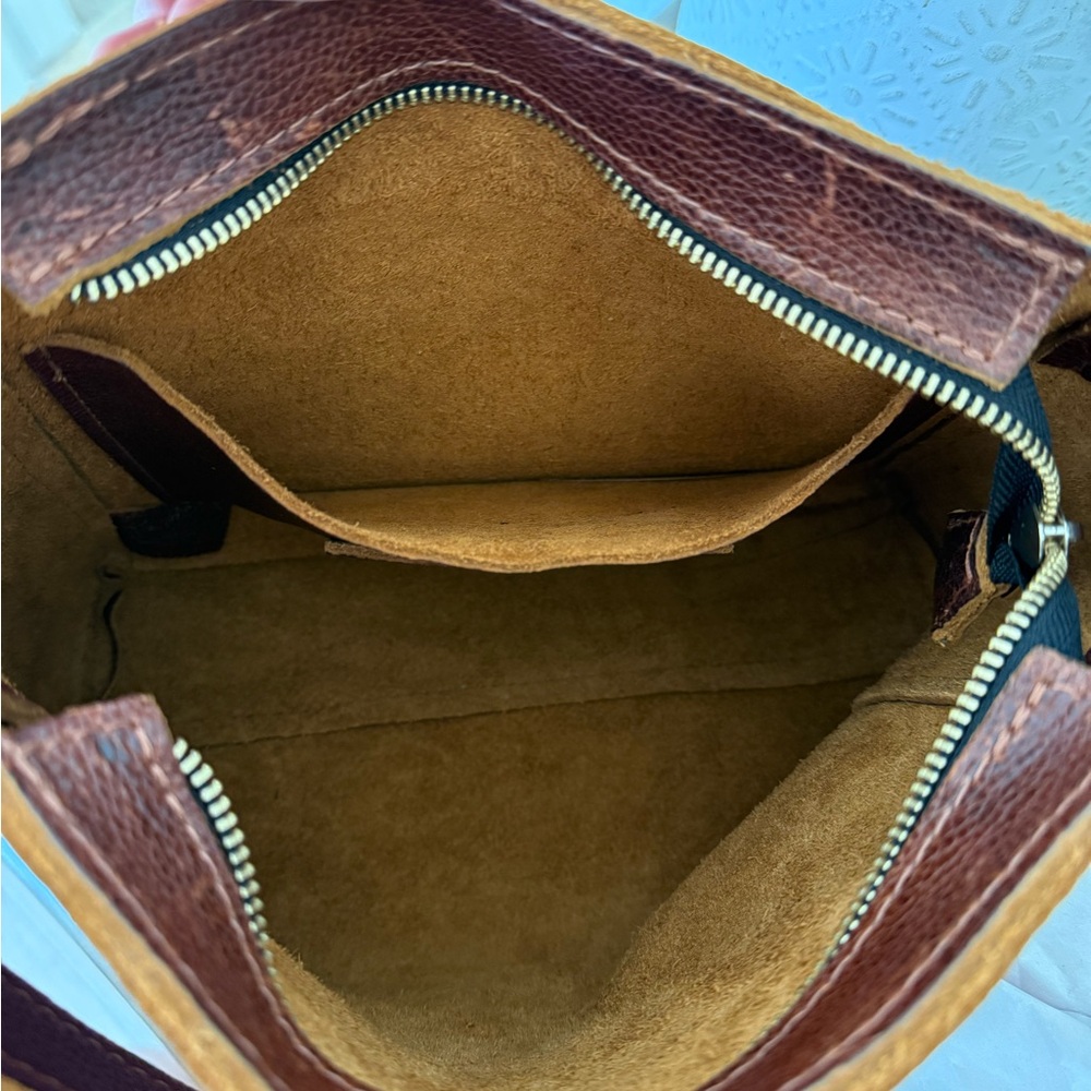 Portland Leather Nutmeg Triangle - Picture 10 of 10